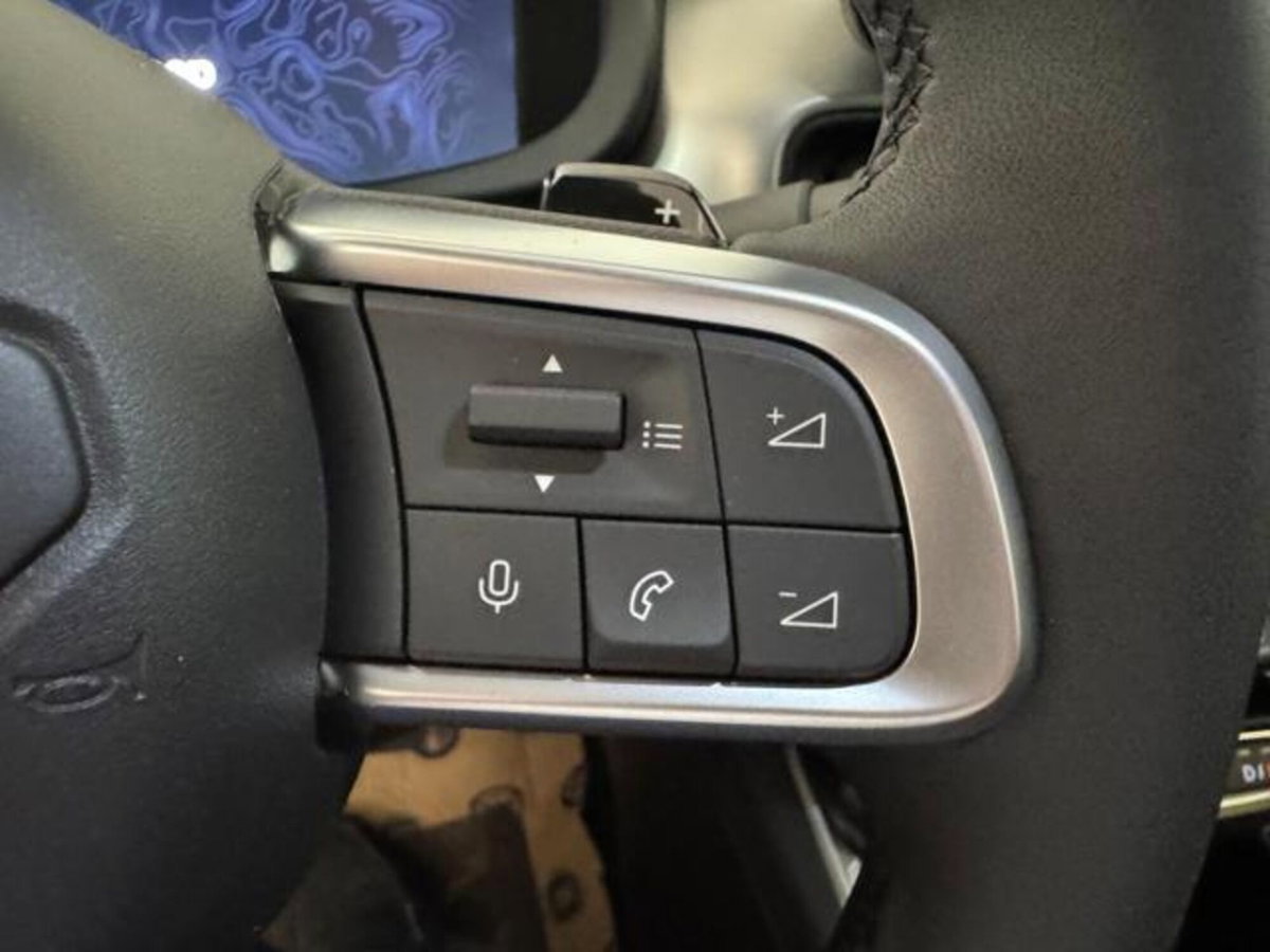Jeep Avenger 1.2 turbo e-hybrid mhev Summit fwd 110cv edct6 (7)