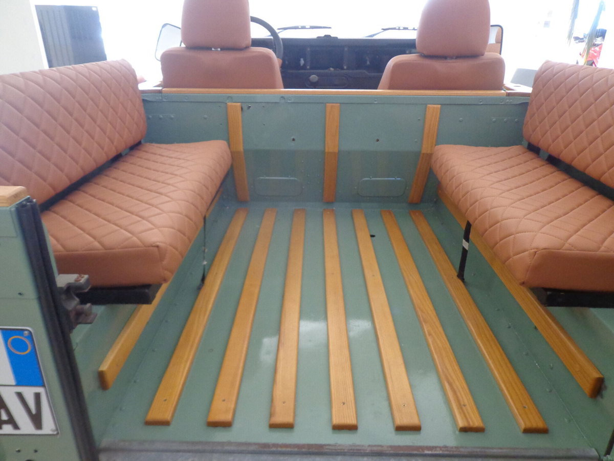Land Rover Defender 90 2.5 Tdi Hard-top (12)