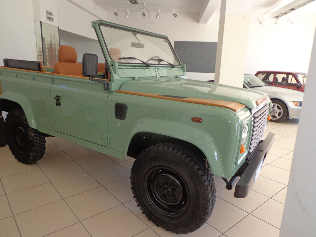 Land Rover Defender 90 2.5 Tdi Hard-top (2)