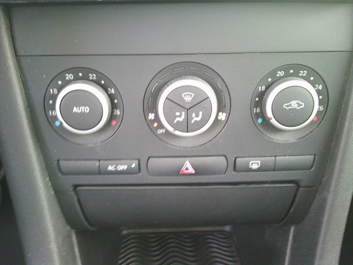Saab 9-3 Cabrio 1.9 TiD 16V DPF Linear (9)
