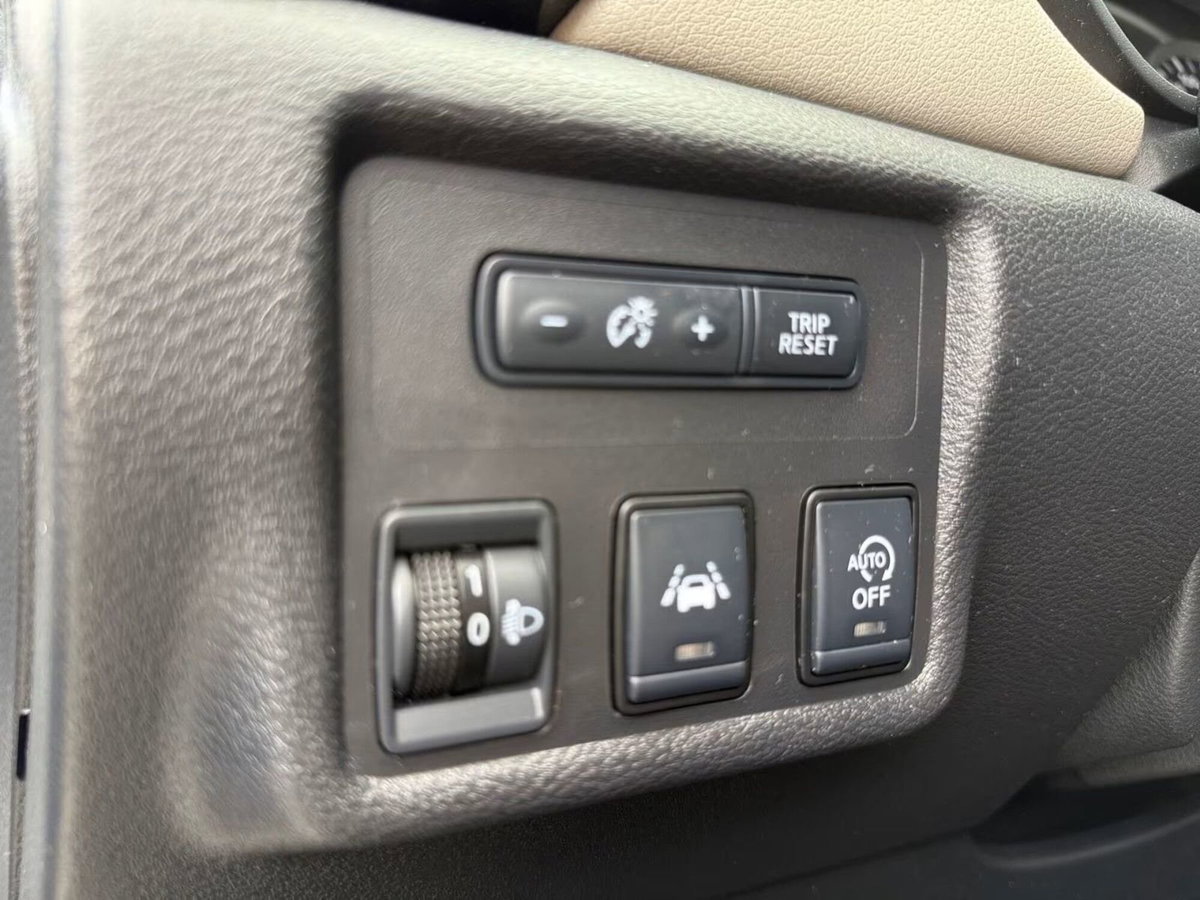 Nissan Micra IG-T 92 Xtronic 5 porte N-Design (9)