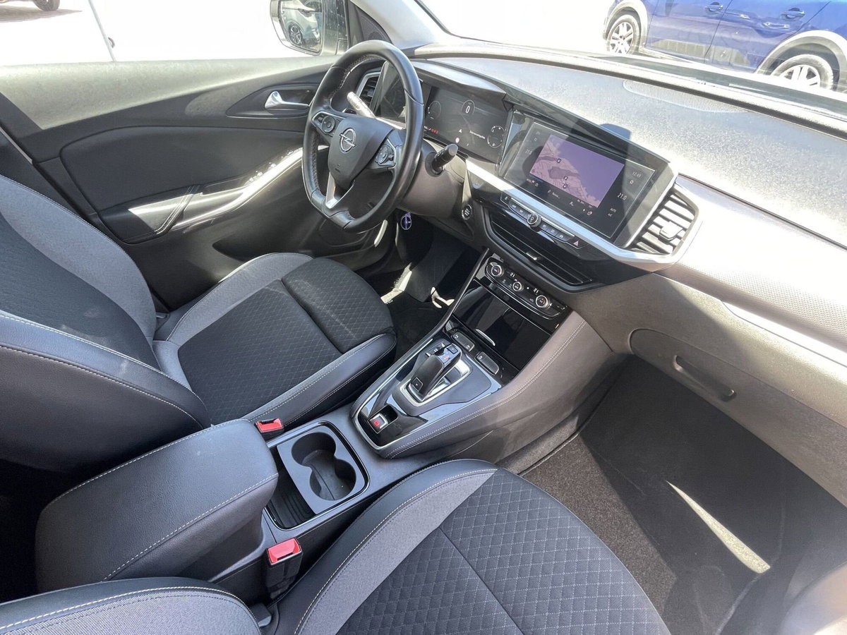 Opel Grandland 1.5 diesel Ecotec aut. Business Elegance (13)