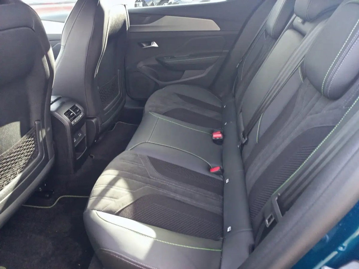 Peugeot 408 1.2 puretech GT s&s 130cv eat8 (15)