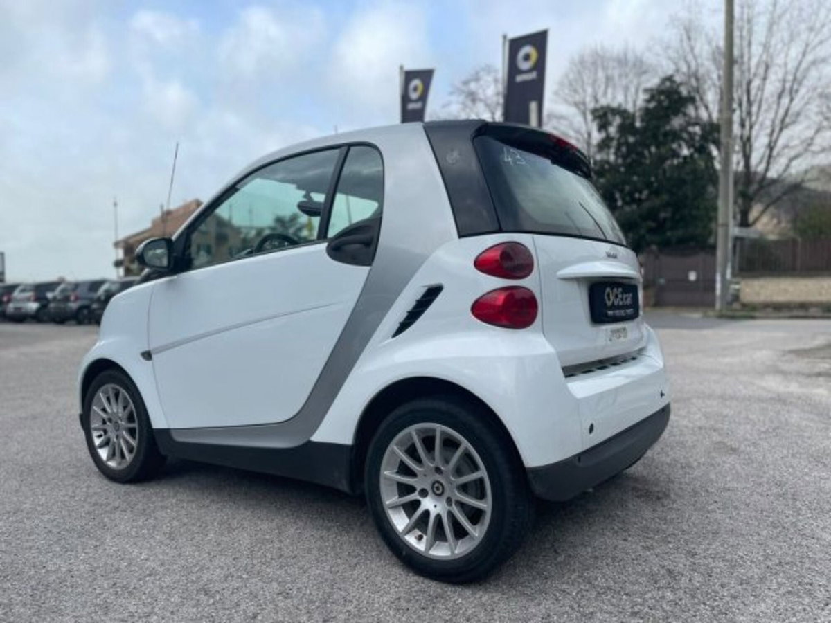 smart Fortwo 800 40 kW coupé passion cdi (9)