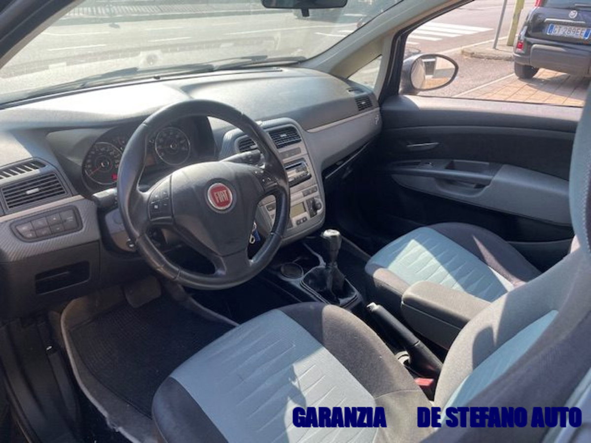 Fiat Grande Punto 1.3 MJT 90 CV 3 porte Emotion (7)