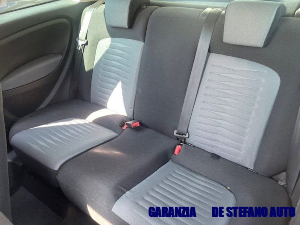 Fiat Grande Punto 1.3 MJT 90 CV 3 porte Emotion (8)