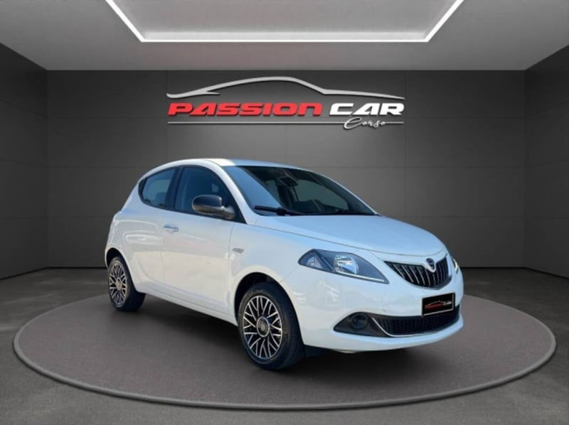 Lancia Ypsilon 1.0 FireFly 5 porte S&S Hybrid Ecochic A. Ferretti