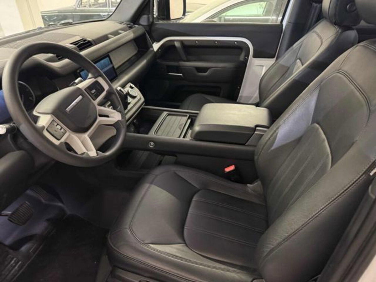 Land Rover Defender 90 3.0D I6 200 CV AWD Auto S (16)