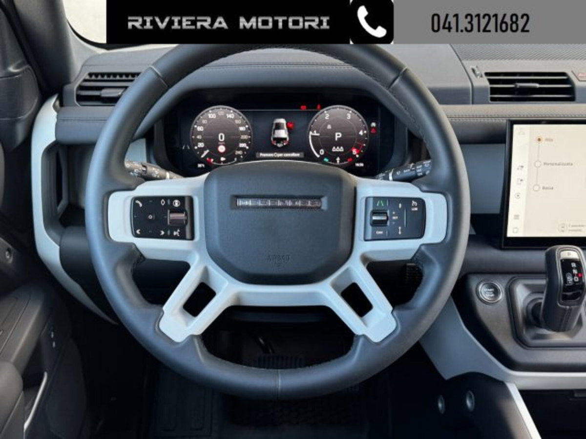 Land Rover Defender 110 3.0D I6 200 CV AWD Auto S (6)