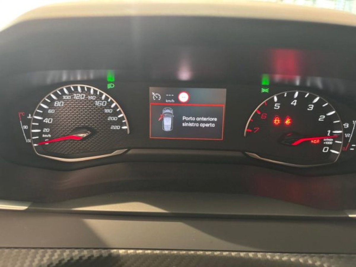 Peugeot 2008 BlueHDi 110 S&S Allure (10)