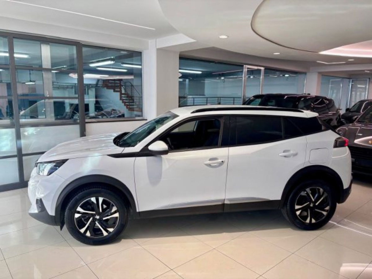 Peugeot 2008 BlueHDi 110 S&S Allure (4)