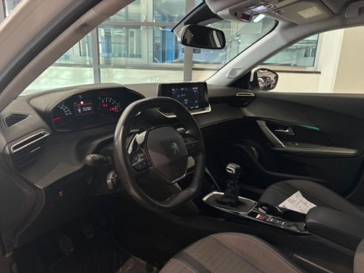 Peugeot 2008 BlueHDi 110 S&S Allure (9)