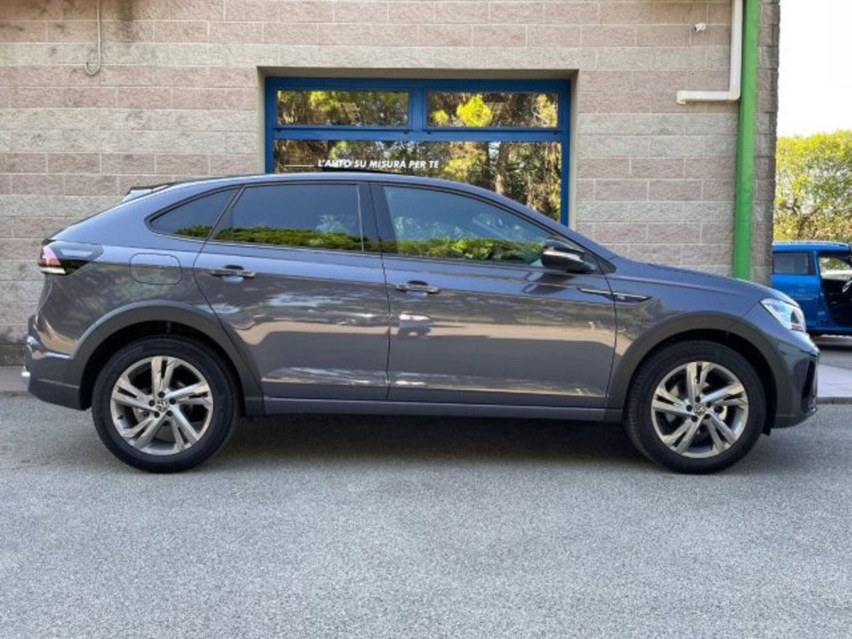 Volkswagen Taigo 1.0 TSI 110 CV R-Line (2)