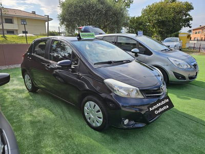 Toyota Yaris 1.0 3 porte Lounge usata