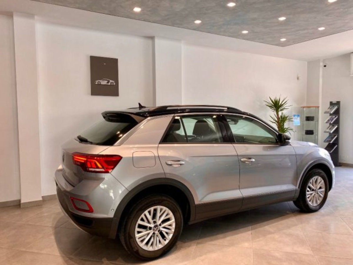 Volkswagen T-Roc 1.5 tsi R-Line dsg (20)
