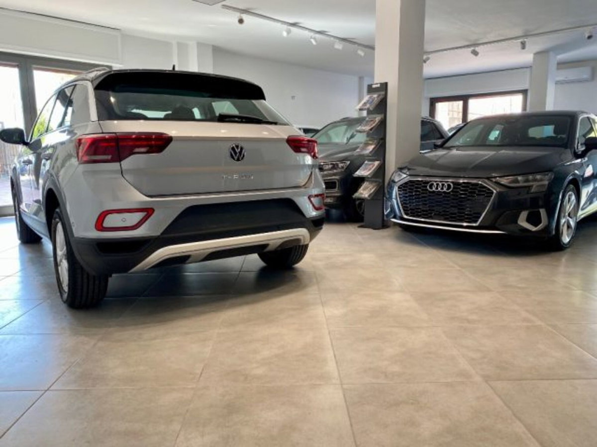 Volkswagen T-Roc 1.5 tsi R-Line dsg (10)