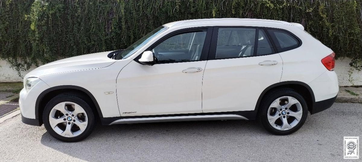 BMW X1 xDrive18d Attiva (2)
