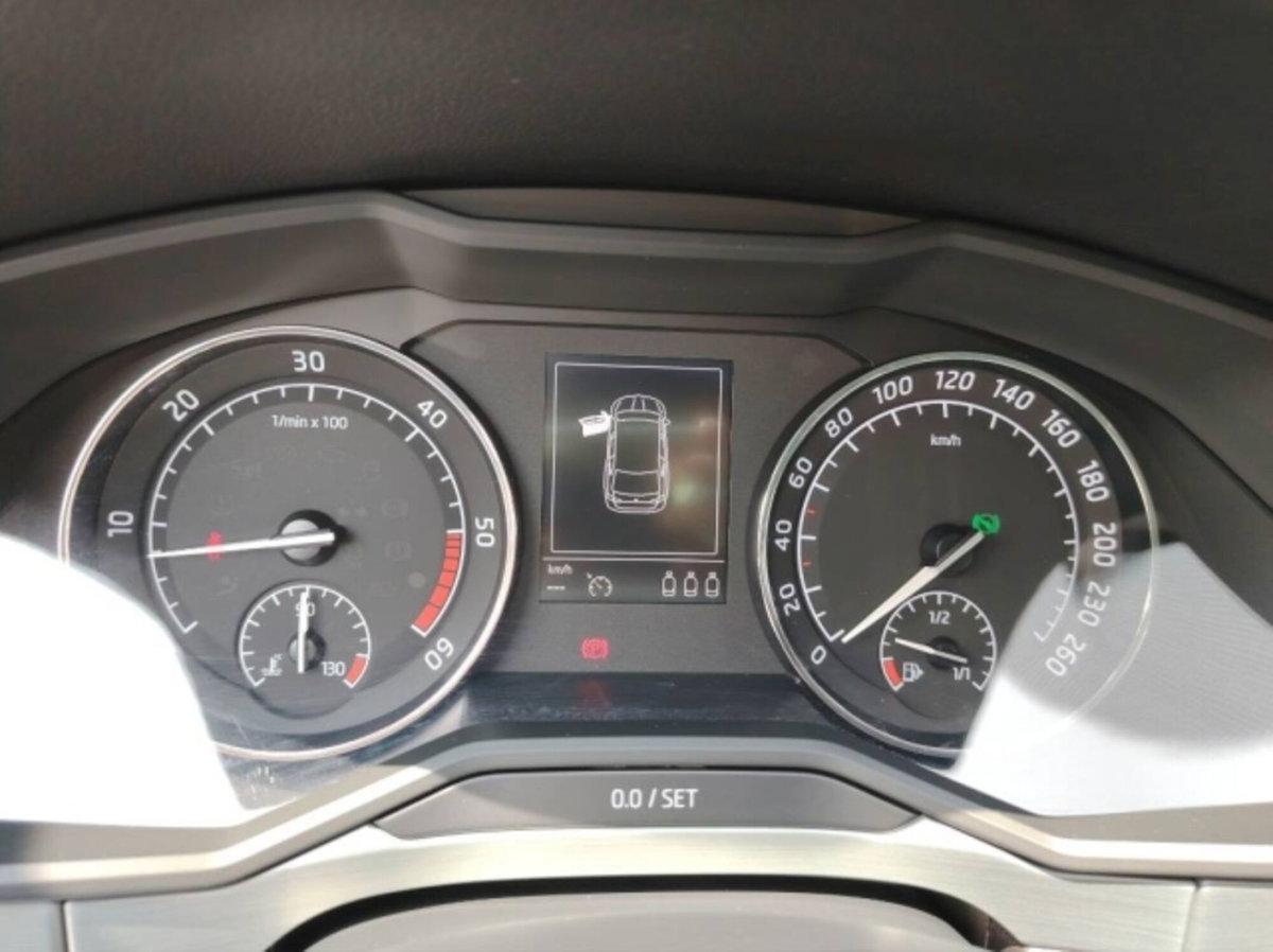 Skoda Superb Station Wagon 2.0 TDI CR DSG 4x4 Wagon Executive (11)