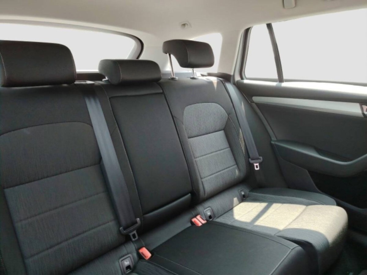 Skoda Superb Station Wagon 2.0 TDI CR DSG 4x4 Wagon Executive (19)