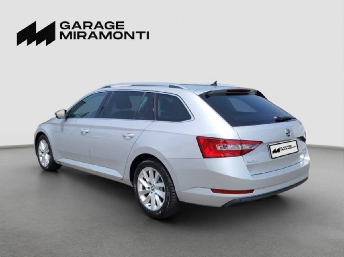 Skoda Superb Station Wagon 2.0 TDI CR DSG 4x4 Wagon Executive (4)