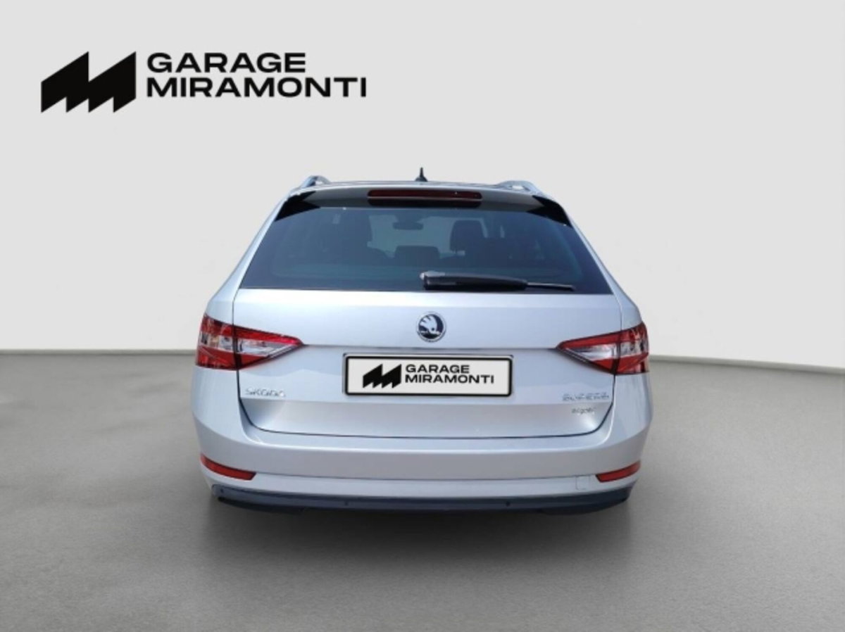 Skoda Superb Station Wagon 2.0 TDI CR DSG 4x4 Wagon Executive (5)