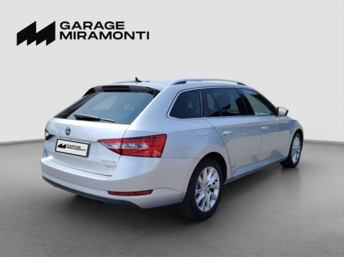 Skoda Superb Station Wagon 2.0 TDI CR DSG 4x4 Wagon Executive (6)