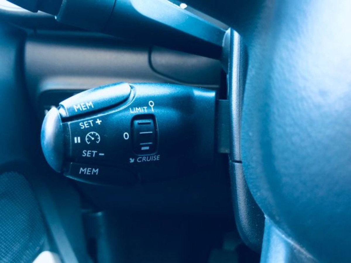 Citroen C3 BlueHDi 100 S&S Feel Pack (4)