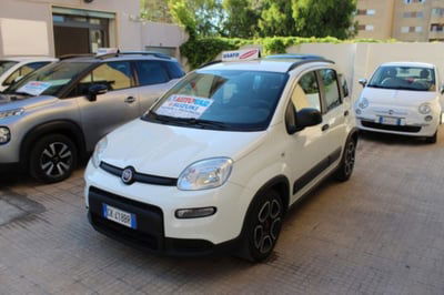 Fiat Panda 1.0 FireFly S&S Hybrid City Cross usata