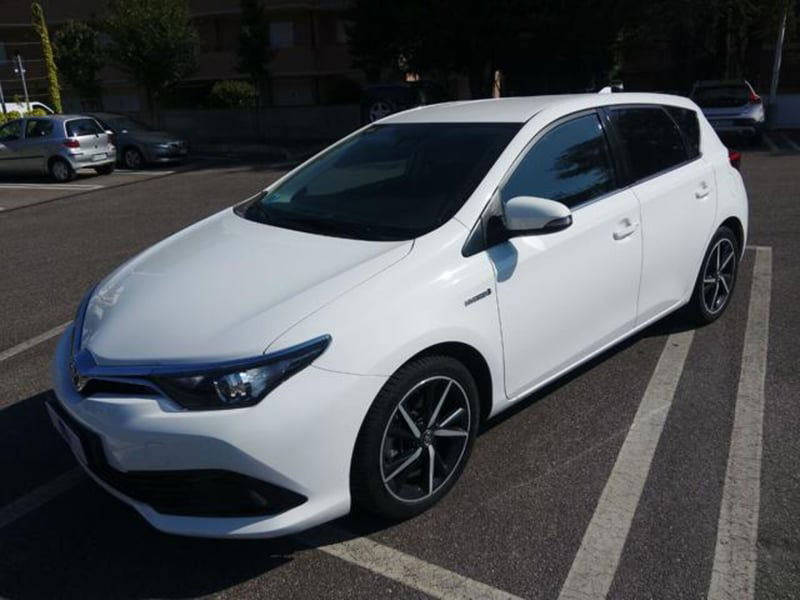 Toyota Auris 1.8 Hybrid Style