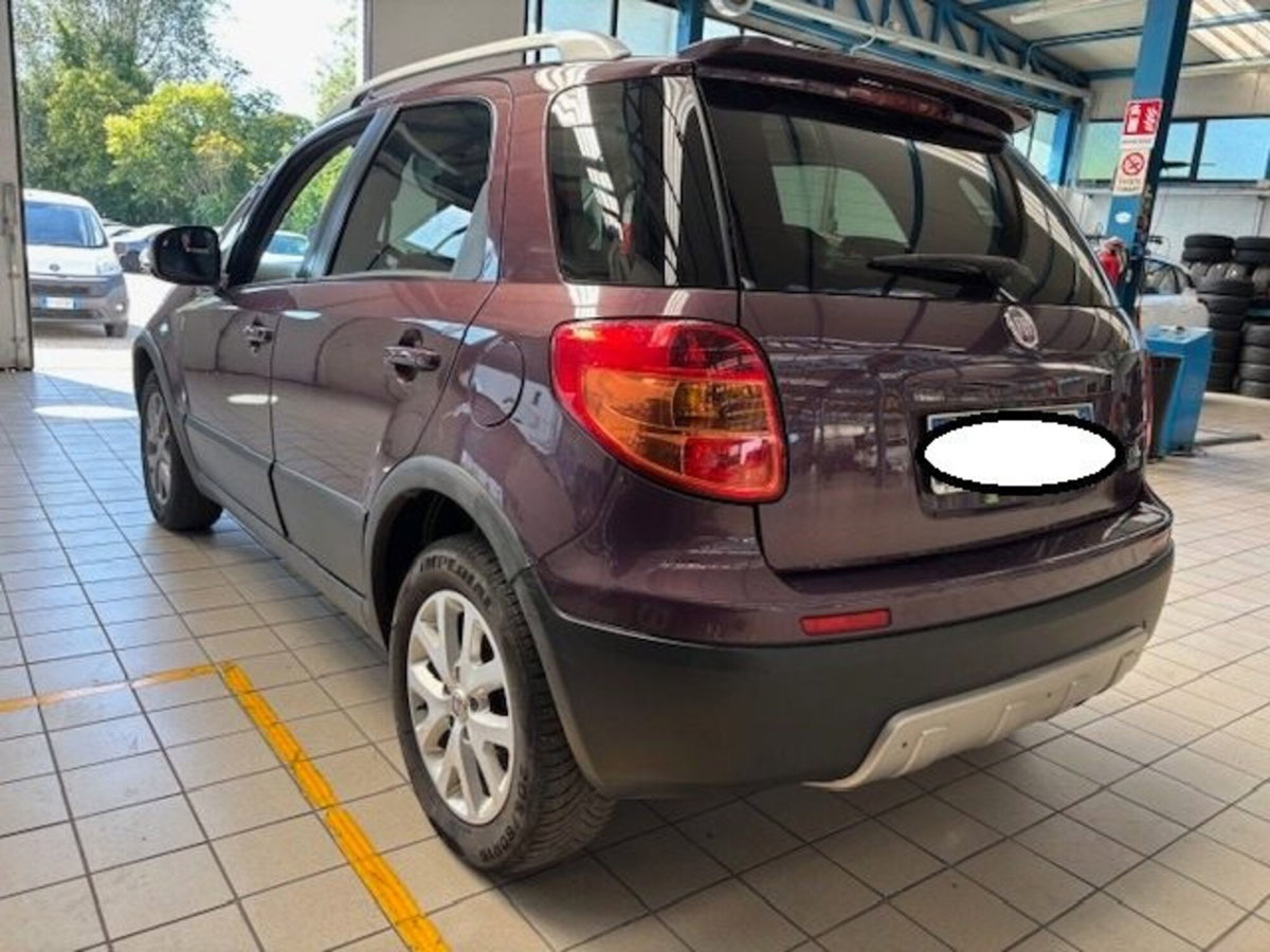 Fiat Sedici 2.0 MJT 16V DPF 4x4 Emotion (4)