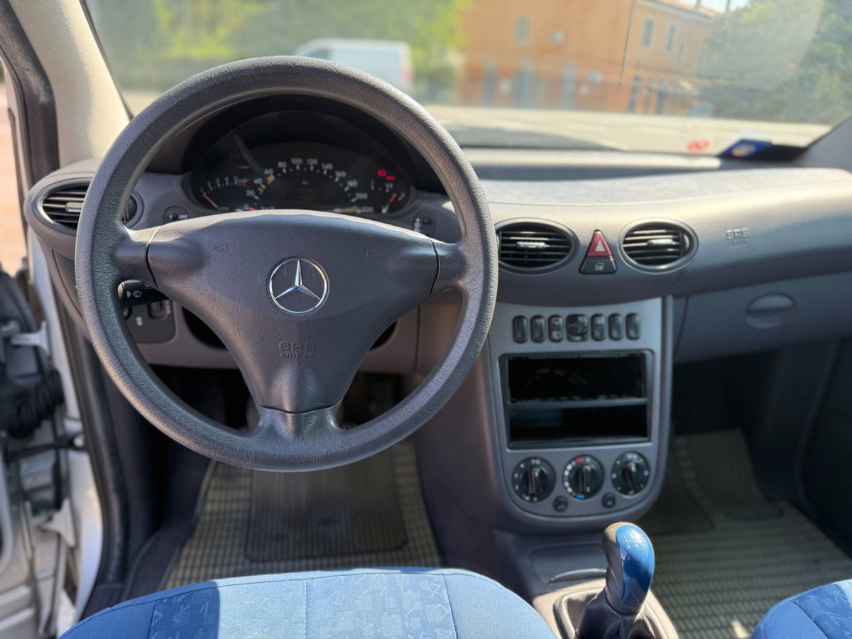 Mercedes-Benz Classe A 140 cat Classic (12)