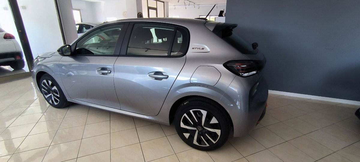 Peugeot 208 PureTech 100 Stop&Start 5 porte GT (7)