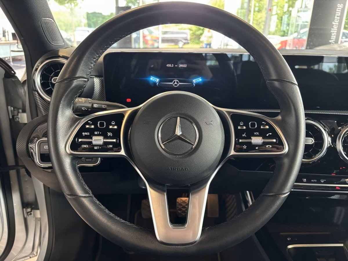 Mercedes-Benz Classe A 200 Business (10)