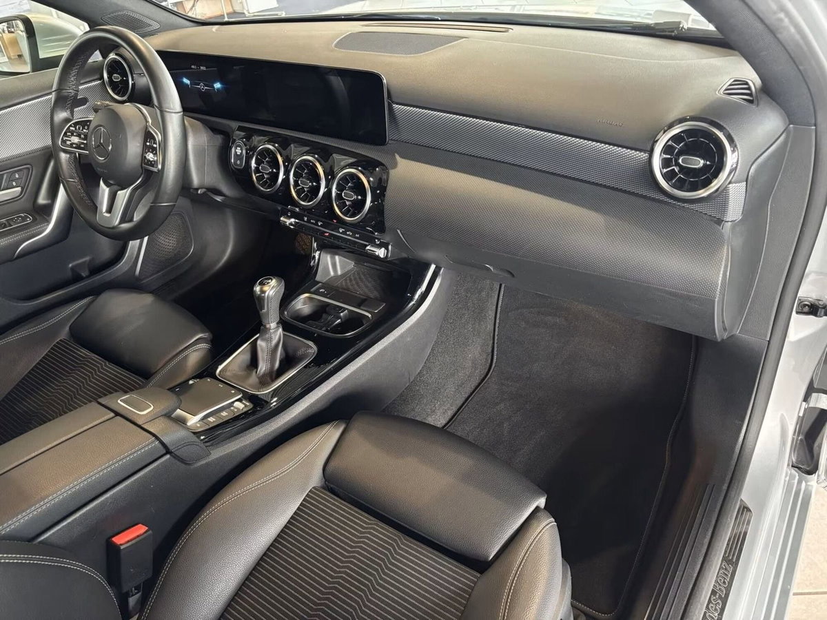 Mercedes-Benz Classe A 200 Business (12)