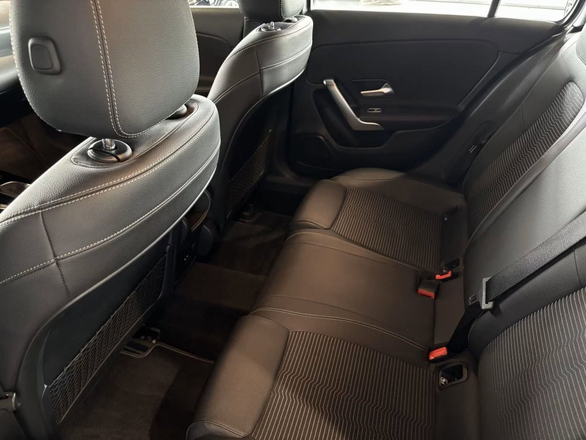 Mercedes-Benz Classe A 200 Business (15)