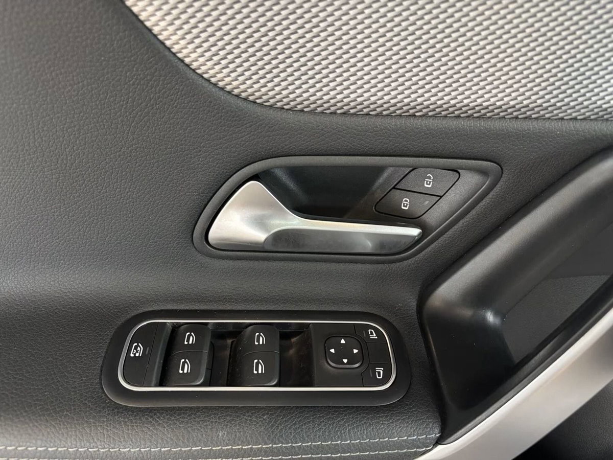 Mercedes-Benz Classe A 200 Business (7)