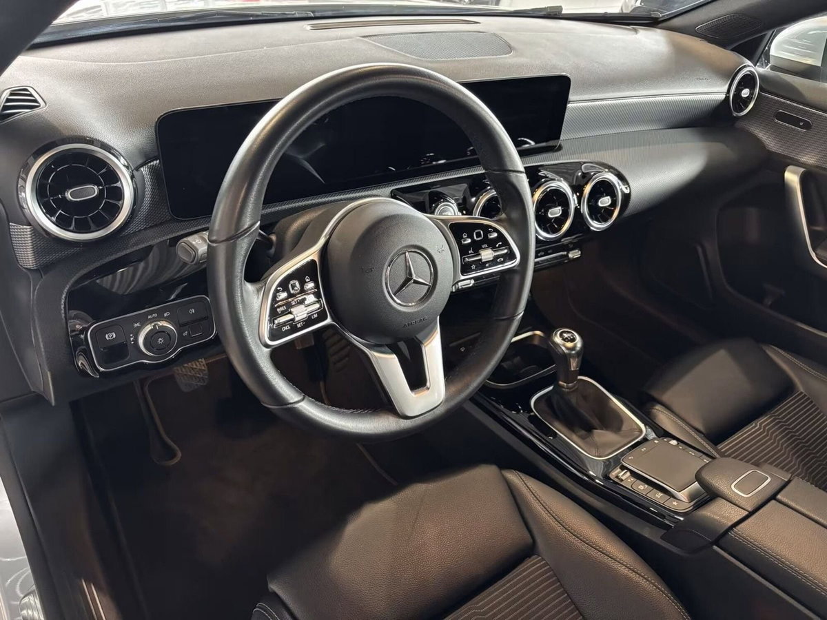 Mercedes-Benz Classe A 200 Business (8)
