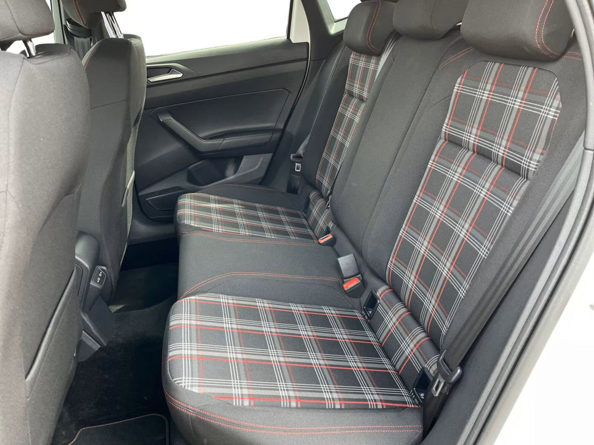 Volkswagen Polo 2.0 TSI DSG GTI BlueMotion Technology (11)