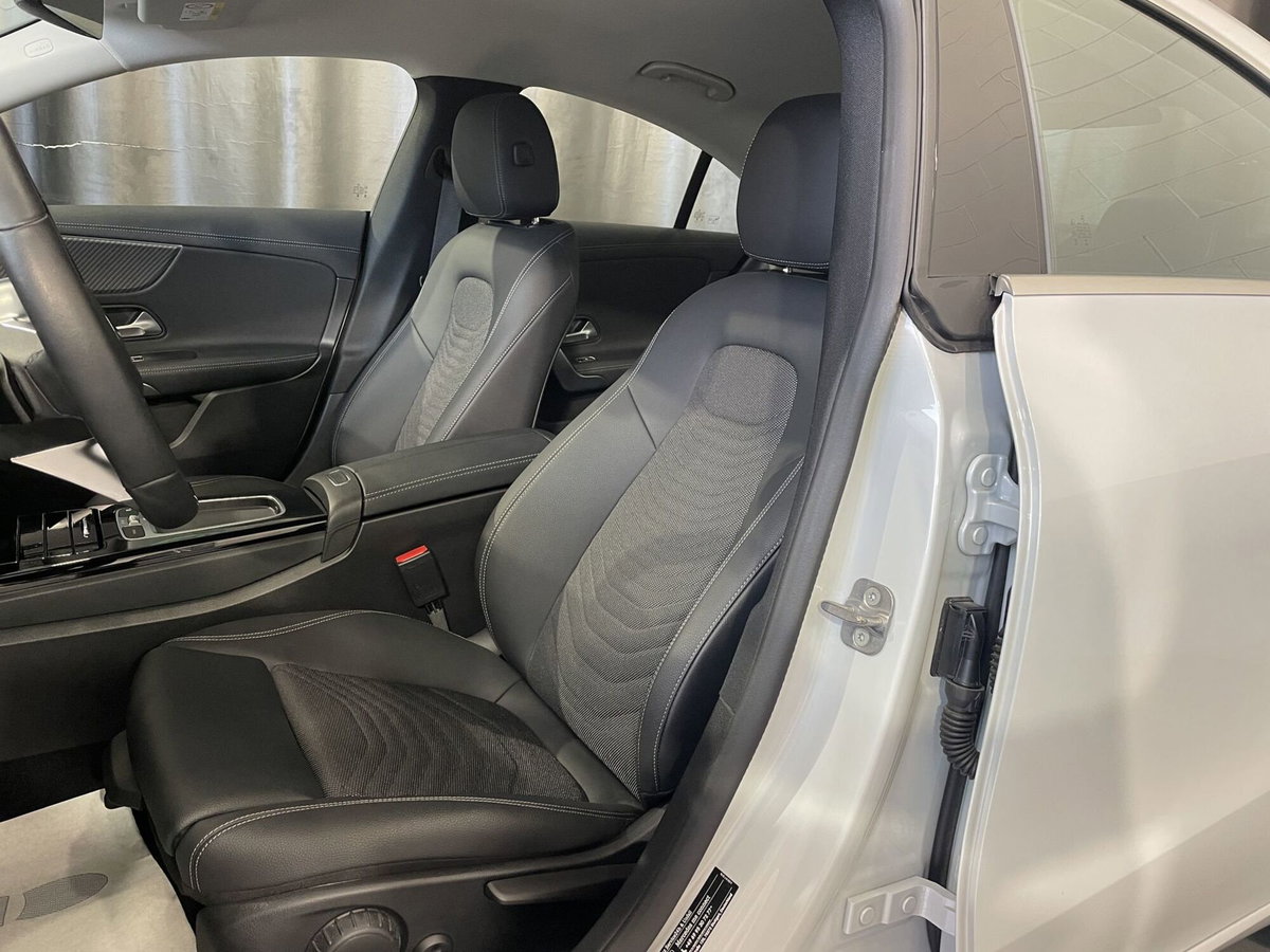 Mercedes-Benz CLA 180 Progressive Advanced Plus auto (9)