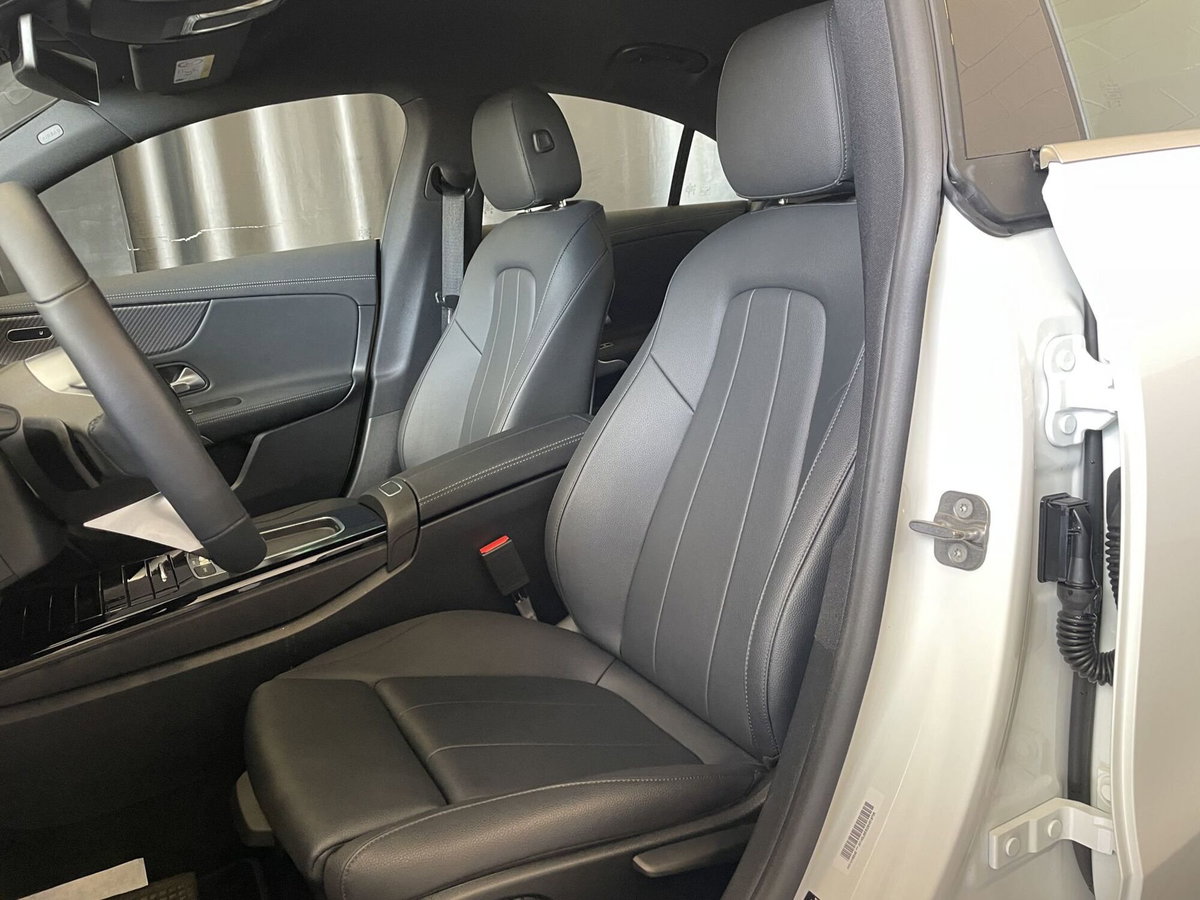 Mercedes-Benz CLA 180 Automatic Executive (9)