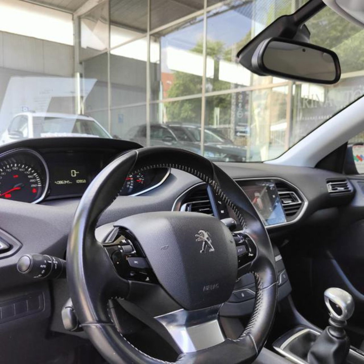 Peugeot 308 BlueHDi 100 S&S Active (9)