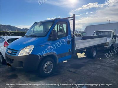 Iveco Daily Telaio 35C15 3.0 Hpi PLM-RG Cabinato usata