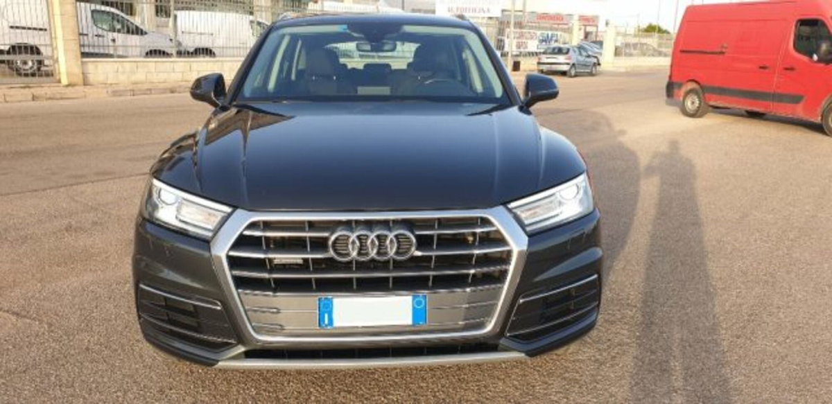 Audi Q5 2.0 TDI 190 CV quattro S tronic Business Sport (2)