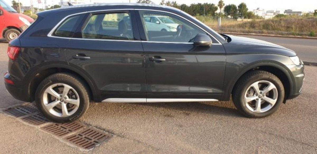 Audi Q5 2.0 TDI 190 CV quattro S tronic Business Sport (4)