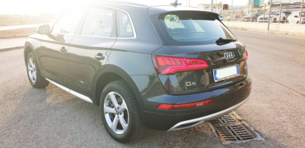 Audi Q5 2.0 TDI 190 CV quattro S tronic Business Sport (7)