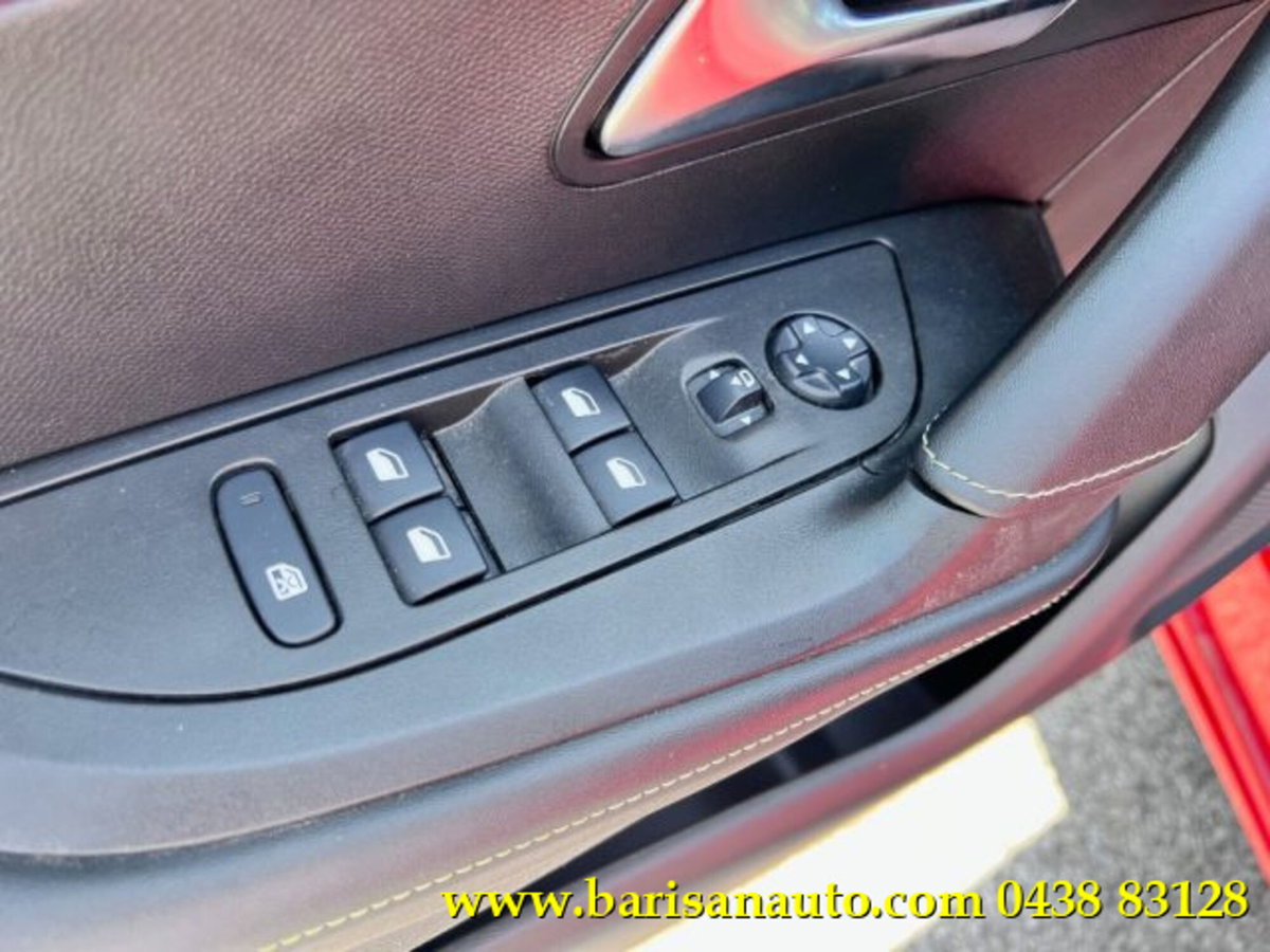 Peugeot 2008 BlueHDi 110 S&S GT (8)