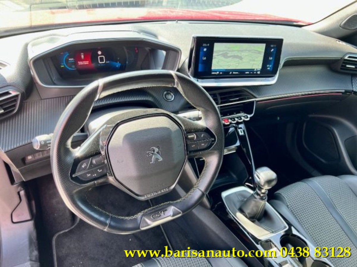 Peugeot 2008 BlueHDi 110 S&S GT (9)