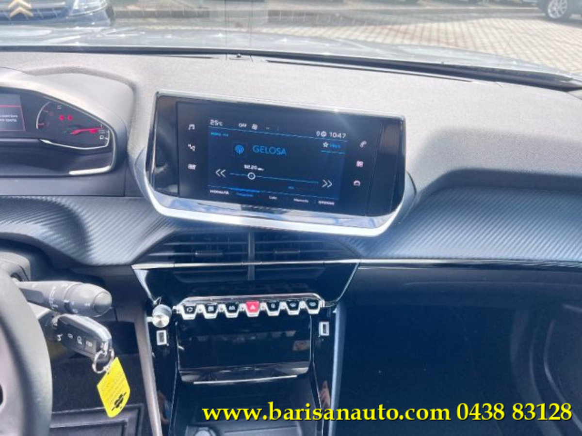 Peugeot 2008 PureTech 100 S&S Allure (11)