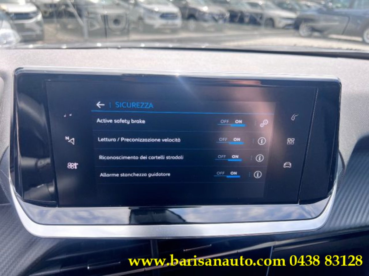 Peugeot 2008 PureTech 100 S&S Allure (13)