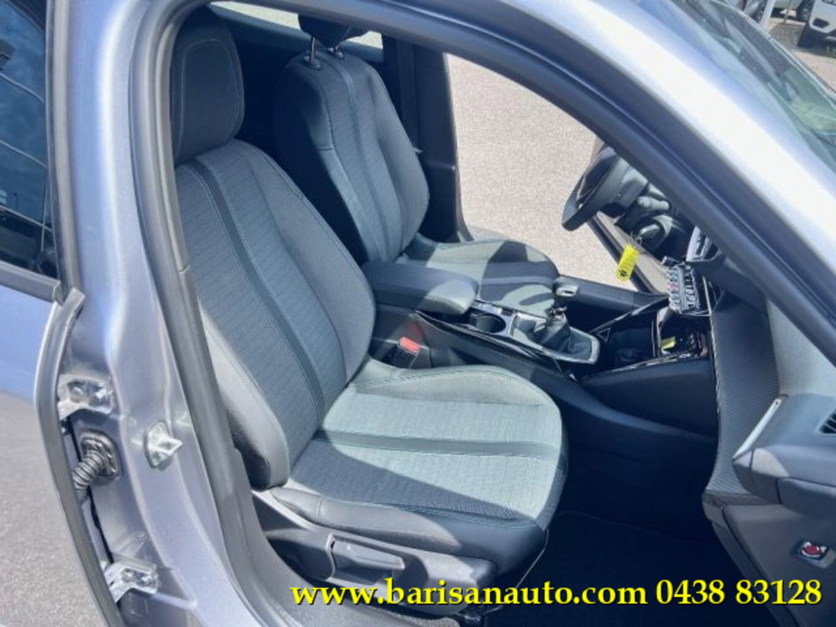 Peugeot 2008 PureTech 100 S&S Allure (7)